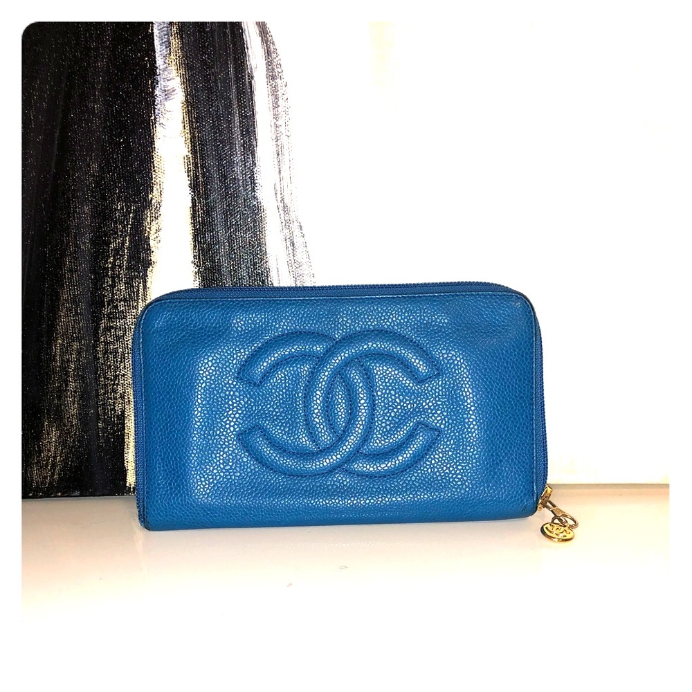 CHANEL Vintage Timeless Zip Wallet